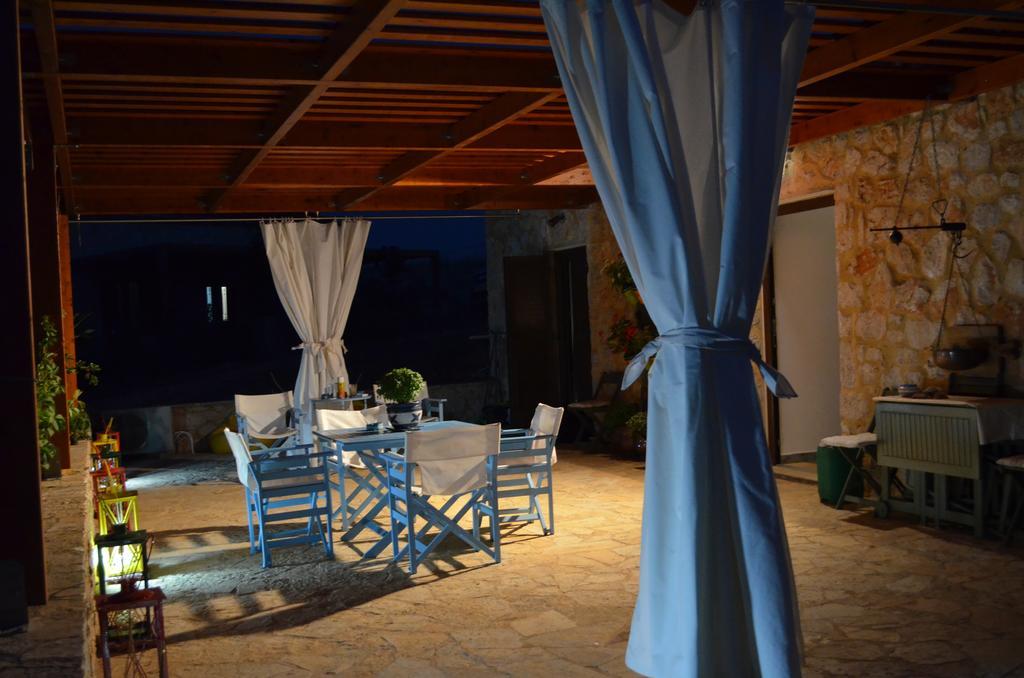 Villa Romanza Beach Villa Chalki Town 客房 照片